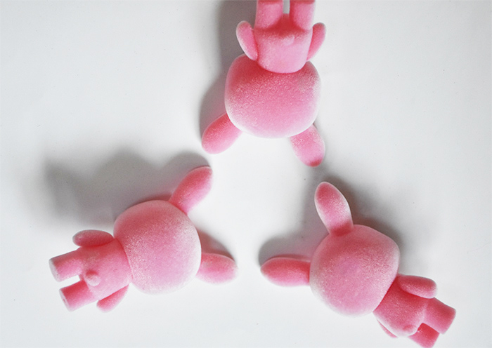 塑胶植绒鲜粉兔-景年塑胶 (10)